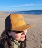 Gorro Suede Ocre Malla Café - Imagen 2